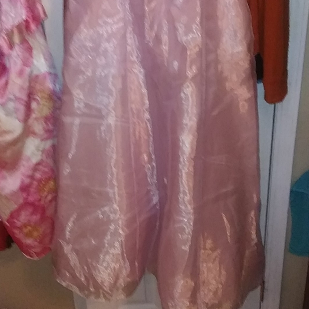 Dress - Picture 8 of 8